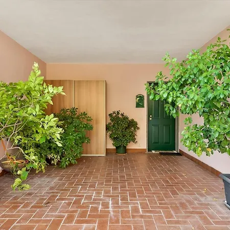 Roadtothesealerici Private Parking Terrace דירה