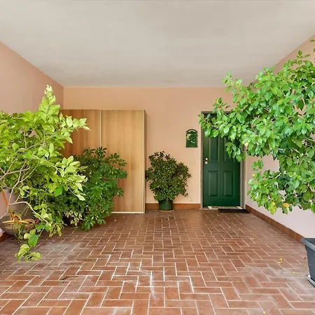 Roadtothesealerici Private Parking Terrace Apartament