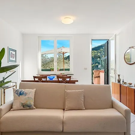 Lägenhet Roadtothesealerici Private Parking Terrace *