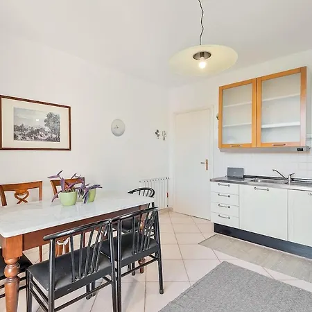 Roadtothesealerici Private Parking Terrace Lägenhet